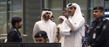 أمير قطر يزور مركز القيادة الوطني ويتفقد الجاهزية الأمنية