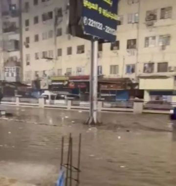 د فعل الجمهور بعد دقة تنبؤات الأرصاد في عدن.. أنقذوا أرواحا بمعجزة د فعل الجمهور بعد دقة تنبؤات الأرصاد في عدن.. أنقذوا أرواحا بمعجزة