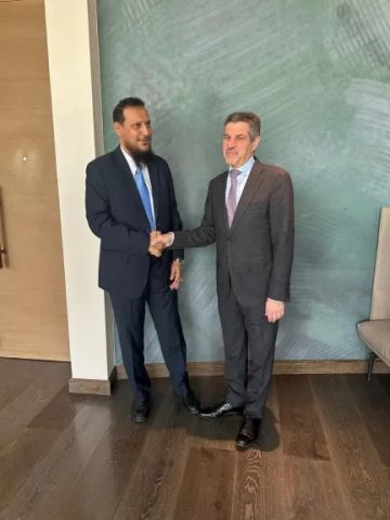 ناقش إعادة تأهيل ميناء ومطار عدن.. تفاصيل لقاء جمع السفير الأمريكي ومحافظ عدن