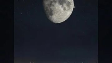 احتجاب نجم قلب الأسد خلف القمر.. ظاهرة فلكية نادرة تزين سماء السعودية الليلة احتجاب نجم قلب الأسد خلف القمر.. ظاهرة فلكية نادرة تزين سماء السعودية الليلة