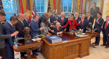 العشاء الأخير لترامب العشاء الأخير لترامب