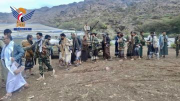 وفد من قبائل العود بالضالع يزور المرابطين في جبهة مريس وفد من قبائل العود بالضالع يزور المرابطين في جبهة مريس