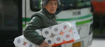 طوكيو تدعو لعدم التهافت على تخزين ورق التواليت طوكيو تدعو لعدم التهافت على تخزين ورق التواليت