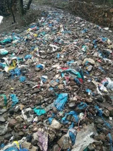 كارثة بيئية! كيف دمرت أكياس بلاستيكية مزارع بأكملها خلال دقائق؟ كارثة بيئية! كيف دمرت أكياس بلاستيكية مزارع بأكملها خلال دقائق؟