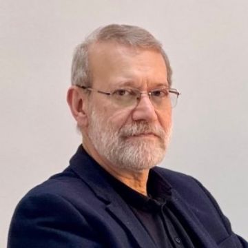 لاريجاني:ترامب خان شعار أمريكا أولا ليتبنى شعار إسرائيل أولا 