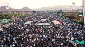 مسيرة كبرى بالعاصمة صنعاء إحياء ليوم القدس العالمي وانتصارا لفلسطين والأقصى مسيرة كبرى بالعاصمة صنعاء إحياء ليوم القدس العالمي وانتصارا لفلسطين والأقصى