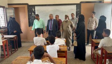 زيارة مفاجئة لوزير التربية والتعليم (العبادي) للمدارس مع بداية الفصل الدراسي الثاني زيارة مفاجئة لوزير التربية والتعليم (العبادي) للمدارس مع بداية الفصل الدراسي الثاني