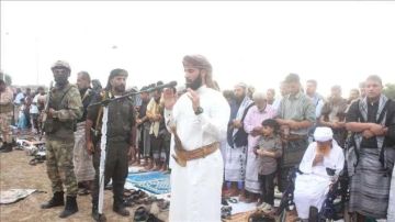 أول أيام العيد.. محافظ أبين يخرج عن النص ويلقي خطبة صادمة حركت المشاعر!