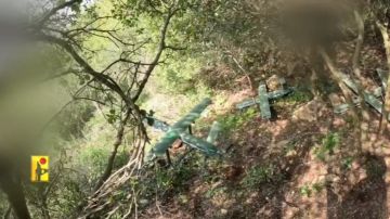 المقاومة اللبنانية تستهدف منظومة دفاعات جوية وموقعين وبنى تحتية وجرافة وتجمعين وقوة للجيش الصهيوني المقاومة اللبنانية تستهدف منظومة دفاعات جوية وموقعين وبنى تحتية وجرافة وتجمعين وقوة للجيش الصهيوني