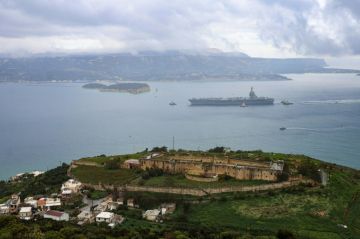 حاملة الطائرات الأميركية جيرالد فورد تعود الى قاعدة في كريت