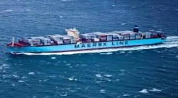 ميرسك تعيد توجيه سفن الشحن بالشرق الأوسط لطريق رأس الرجاء الصالح ميرسك تعيد توجيه سفن الشحن بالشرق الأوسط لطريق رأس الرجاء الصالح