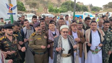 زيارة روضة الشهداء بمدينة المحويت بمناسبة عيد الفطر