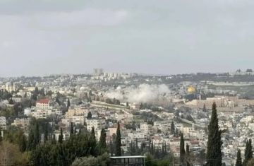 سقوط شضايا صاروخ إيراني قرب المسجد الأقصى وأضرار كبيرة (فيديو)