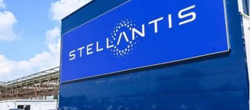 ستيلانتيس تسجل أول خسارة سنوية في تاريخها