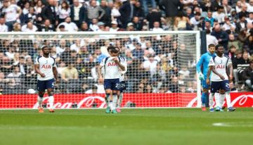 نوتنغهام يضرب توتنهام بثلاثية في مباراة صراع البقاء بالبريميرليج