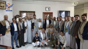 وزير النفط يتفقد الانضباط الوظيفي بديوان الوزارة وعدد من الوحدات والمؤسسات