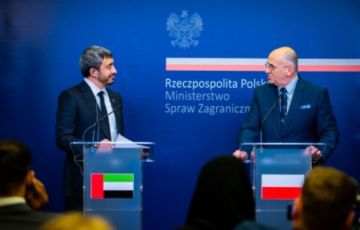 وزير الخارجية الإماراتي يلتقي نظيره البولندي في وارسو وزير الخارجية الإماراتي يلتقي نظيره البولندي في وارسو