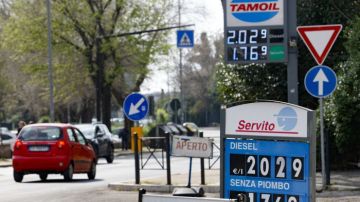 إيطاليا تتخذ تدابير لمواجهة ارتفاع أسعار الوقود