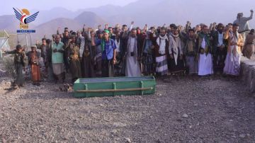 تشييع جثماني الشهيدين منير السيد وسعيد السهمي في التعزية وماوية بتعز تشييع جثماني الشهيدين منير السيد وسعيد السهمي في التعزية وماوية بتعز