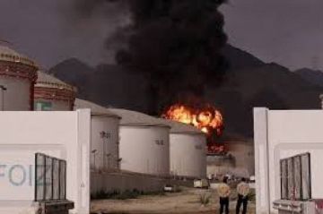 مكتب أبوظبي يعلن التصدي لصواريخ استهدفت منشآت غاز