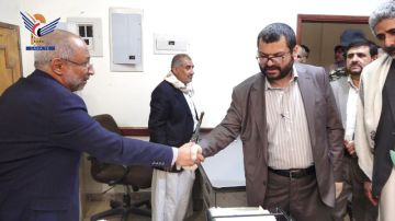 وزير الصحة يتفقد مستوى الانضباط الوظيفي بالوزارة عقب إجازة العيد