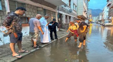 مبجر وبن جرادي يتفقدان مواقع تصريف مياه الأمطار بمديرية صيرة مبجر وبن جرادي يتفقدان مواقع تصريف مياه الأمطار بمديرية صيرة