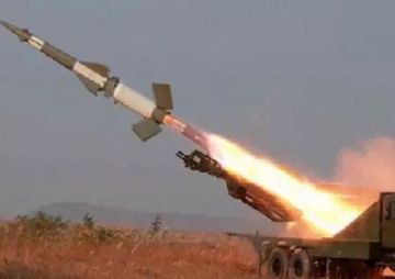 الدفاعات الإماراتية تتعامل مع اعتداءات صاروخية إيرانية الدفاعات الإماراتية تتعامل مع اعتداءات صاروخية إيرانية