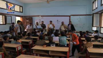 وكيل أول محافظة الحديدة يتفقد سير الدورات والأنشطة الصيفية بمديرية الحالي