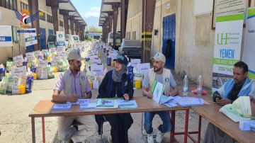 مؤسسة حيدرة المتحدة تدشن توزيع 200 سلة غذائية للأيتام مؤسسة حيدرة المتحدة تدشن توزيع 200 سلة غذائية للأيتام