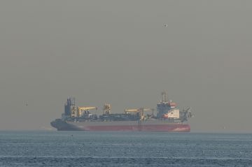 ارتفاع أسعار النفط بعد تصريح ترامب بأنه يدرس الاستيلاء على جزيرة خارك ارتفاع أسعار النفط بعد تصريح ترامب بأنه يدرس الاستيلاء على جزيرة خارك