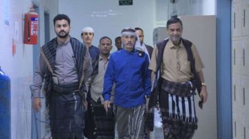 وفد انتقالي وادي حضرموت يتفقد مرضى مستشفى سيئون وفد انتقالي وادي حضرموت يتفقد مرضى مستشفى سيئون