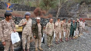 زيارة معايدة لقيادة مكتبي هيئة الأوقاف بتعز وذمار للمرابطين في المحور الشرقي بتعز