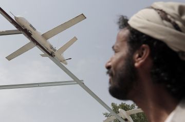 الجيش الإسرائيلي: اعتراض مسيرتين في إيلات أطلقتا من اليمن الجيش الإسرائيلي: اعتراض مسيرتين في إيلات أطلقتا من اليمن