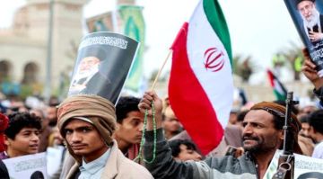 الحوثي يصطف مع إيران ويتحاشى إعلان الدخول في الحرب الحوثي يصطف مع إيران ويتحاشى إعلان الدخول في الحرب