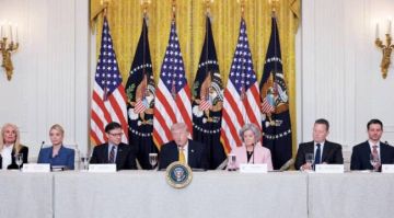 ترامب: إقدام طهران على تلغيم مضيق هرمز يمثل انتحارا ترامب: إقدام طهران على تلغيم مضيق هرمز يمثل انتحارا