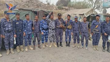 تفقد أحوال المرابطين في النقاط الأمنية بمديرية دمت في الضالع تفقد أحوال المرابطين في النقاط الأمنية بمديرية دمت في الضالع