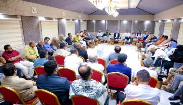 لقاء معاشيق الرمضاني.. رئيس الوزراء ومحافظ عدن: انتظام الرواتب وعهد من الخدمات والتنمية