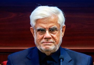 نائب الرئيس الإيراني: المنطقة ستدخل في ظلام دامس إن تعرضت بنانا التحتية للهجوم نائب الرئيس الإيراني: المنطقة ستدخل في ظلام دامس إن تعرضت بنانا التحتية للهجوم