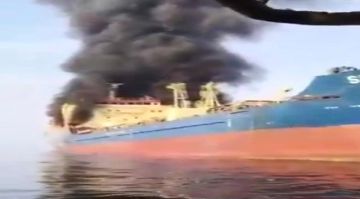 إيران تستهدف ناقلة نفط في مضيق هرمز