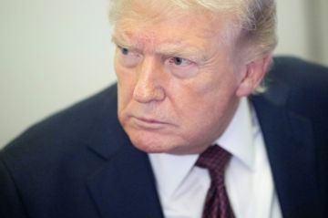 ترامب يقول إن لديه الحق المطلق في إعادة فرض الرسوم الجمركية ترامب يقول إن لديه الحق المطلق في إعادة فرض الرسوم الجمركية