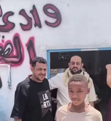 هكذا ظهر صامد سناح بعد أشهر من الاختفاء داخل محل قات وسط دهشة المحلين!