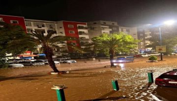 يحدث الآن .. أمطار غزيرة على العاصمة عدن .. رئيسي المعلا يغرق