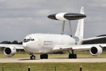 الحرس الثوري الإيراني يدمر طائرة إنذار مبكر أواكس 