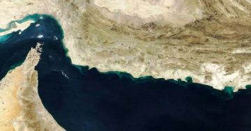 ترامب يدعو لتشكيل تحالف بحري لحماية مضيق هرمز