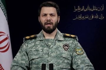 مقر خاتم الأنبياء : إيران تقاتل دفاعا عن الأمة الإسلامية مقر خاتم الأنبياء : إيران تقاتل دفاعا عن الأمة الإسلامية