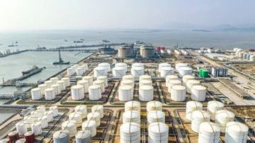 الصين ترفع وارداتها النفطية بنسبة 16 لتعزيز مخزوناتها الصين ترفع وارداتها النفطية بنسبة 16 لتعزيز مخزوناتها