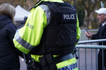 الجمارك الروسية تضبط مواطنا أجنبيا يحاول تهريب قطعة من نيزك إلى دبي