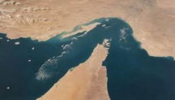 قائد بالحرس الثوري الإيراني: إغلاق مضيق هرمز وسنحرق أي سفينة تحاول عبوره قائد بالحرس الثوري الإيراني: إغلاق مضيق هرمز وسنحرق أي سفينة تحاول عبوره