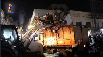 أمين العاصمة يدشن حملة نظافة لرفع البسطات والمظاهر العشوائية بمناسبة عيد الفطر أمين العاصمة يدشن حملة نظافة لرفع البسطات والمظاهر العشوائية بمناسبة عيد الفطر