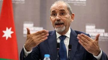 الصفدي: تصدينا للهجمات الإيرانية بكفاءة.. والأردن ليس ساحة تصفية حسابات الصفدي: تصدينا للهجمات الإيرانية بكفاءة.. والأردن ليس ساحة تصفية حسابات